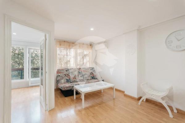 Piso en avenida Alcoi