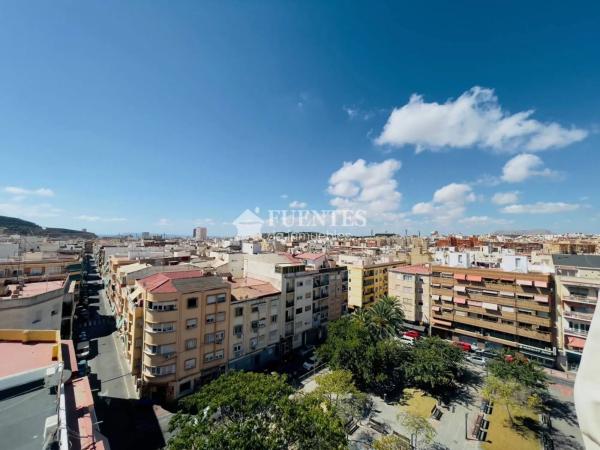 Ático en calle Montero Ríos