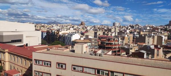 Piso en avenida Alcoi