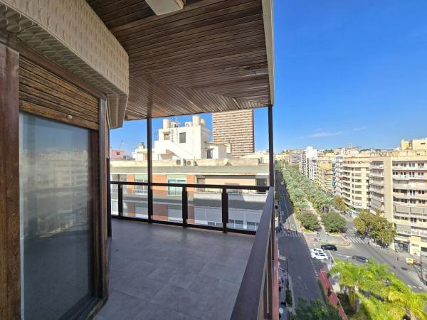 Piso en avenida del Doctor Gadea