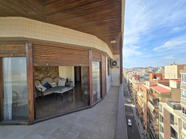 Piso en avenida del Doctor Gadea