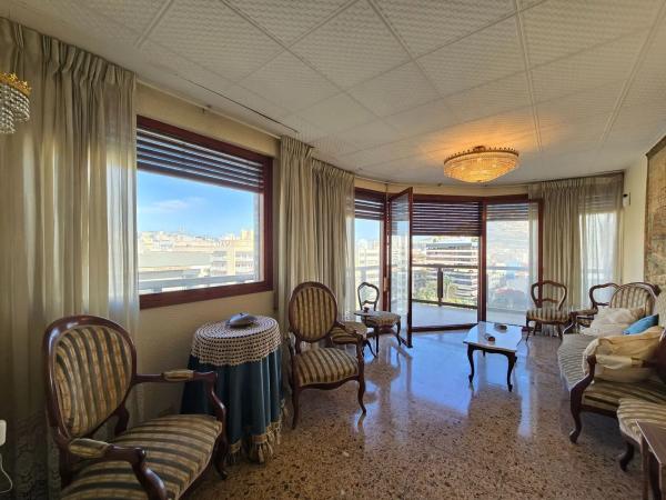 Piso en avenida del Doctor Gadea