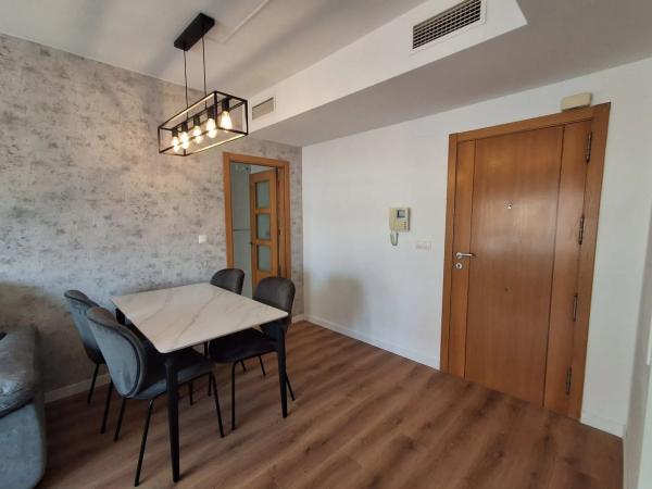 Piso en calle Suiza, 16