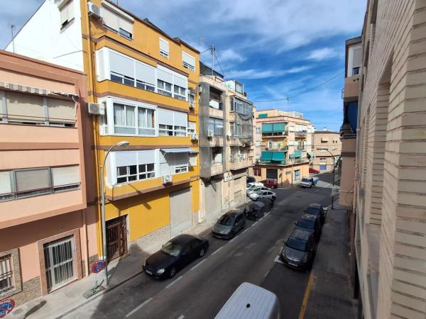 Piso en calle Suiza, 16