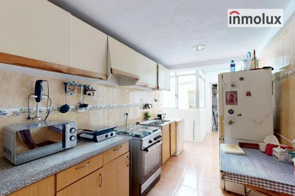 Piso en calle del Poeta Sansano