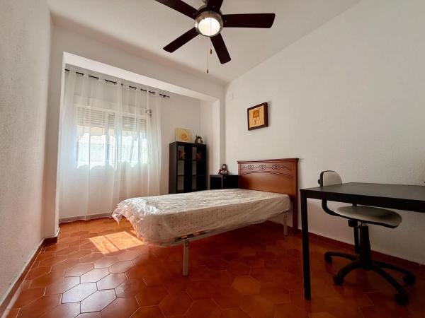 Piso en CL Almoradi, 3