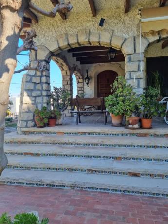 Casa independiente en avenida Albufereta