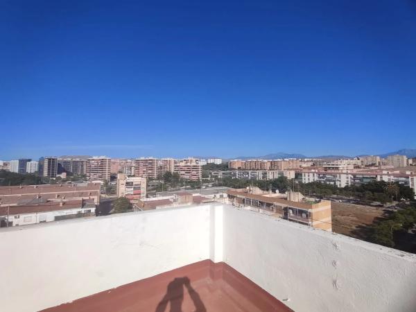 Piso en calle Famorca, 2