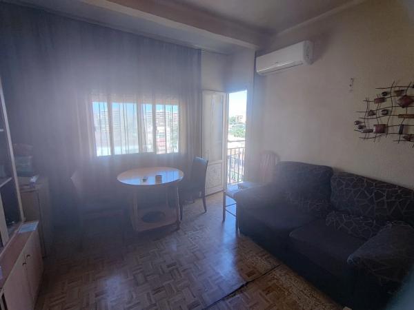 Piso en calle Famorca, 2