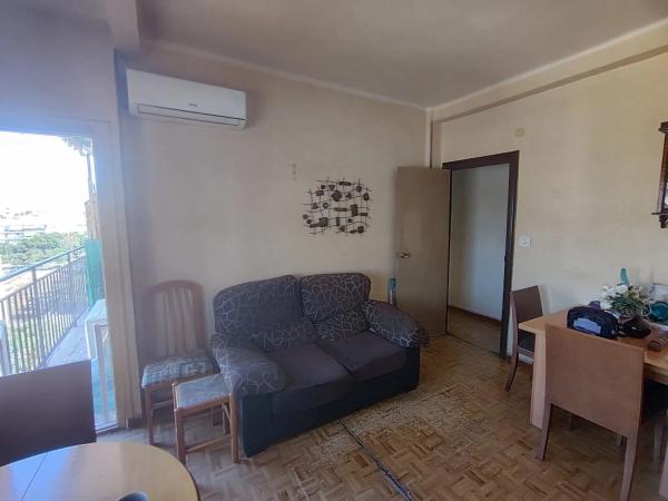 Piso en calle Famorca, 2