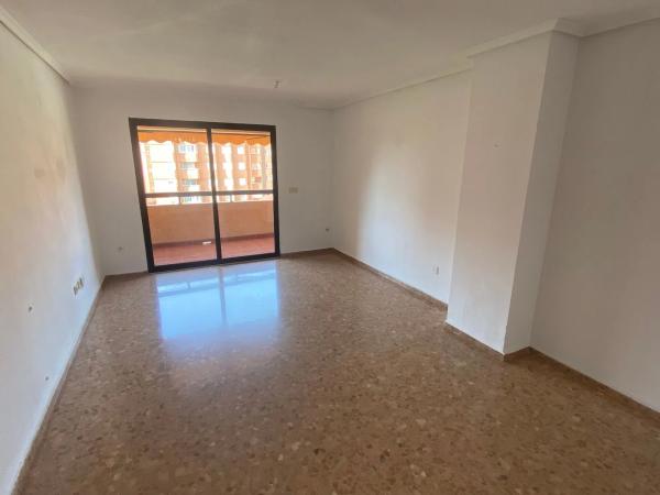 Piso en calle Pintor Xavier Soler, 1