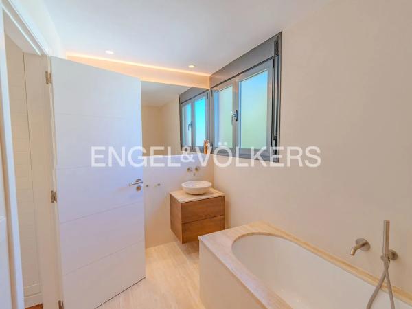 Casa independiente en avenida Albufereta