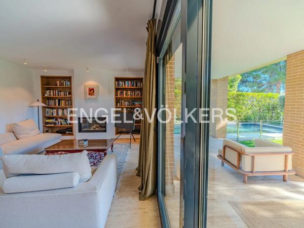 Casa independiente en avenida Albufereta