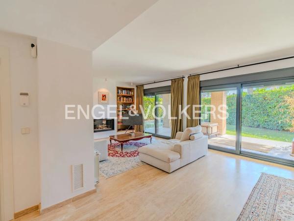 Casa independiente en avenida Albufereta