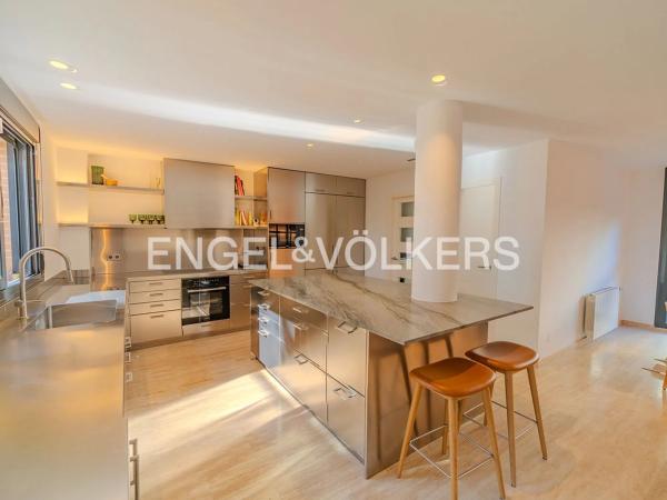 Casa independiente en avenida Albufereta