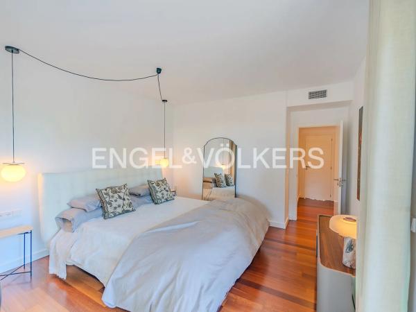 Casa independiente en avenida Albufereta