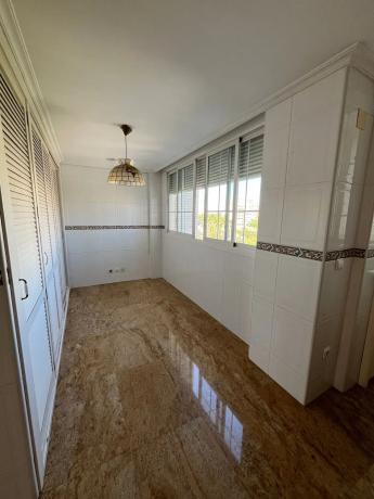 Piso en calle Corbeta