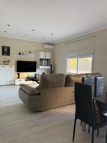 Piso en avenida Países Escandinavos