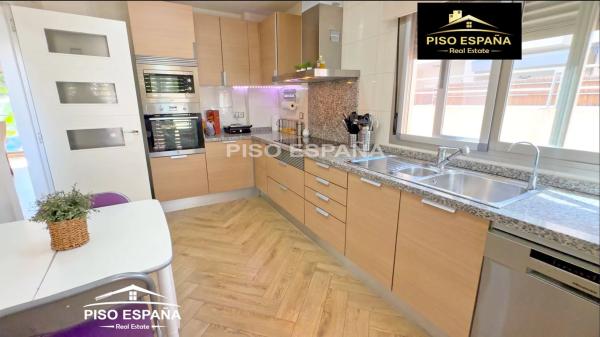 Chalet adosado en Av Arq Felix Candela