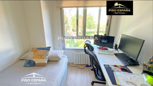 Chalet adosado en Av Arq Felix Candela