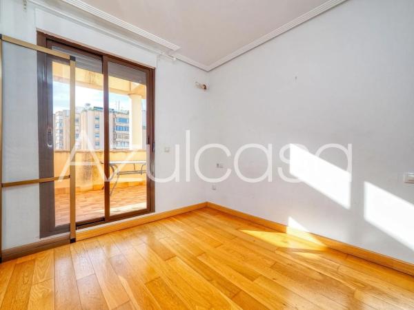 Ático en calle Díaz Moreu