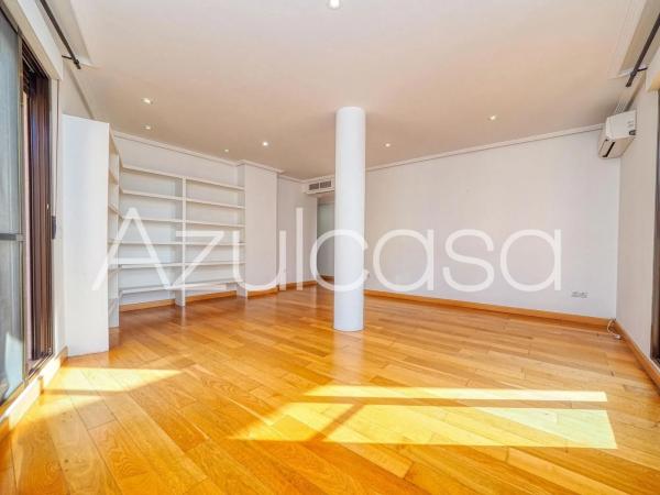 Ático en calle Díaz Moreu