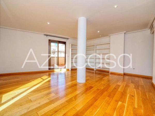 Ático en calle Díaz Moreu