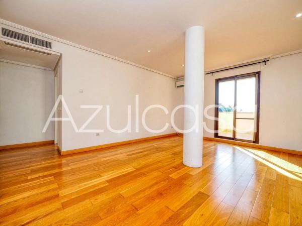 Ático en calle Díaz Moreu