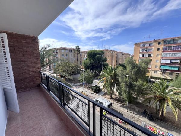 Piso en calle Villa de Chiva