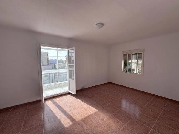 Piso en calle Villa de Chiva