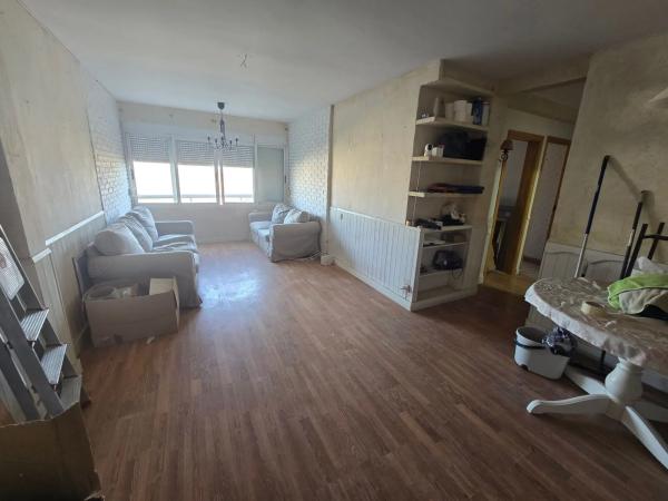 Piso en calle Pintor Pedro Camacho, 5