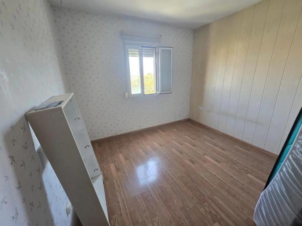 Piso en calle Pintor Pedro Camacho, 5