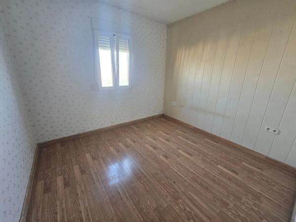 Piso en calle Pintor Pedro Camacho, 5