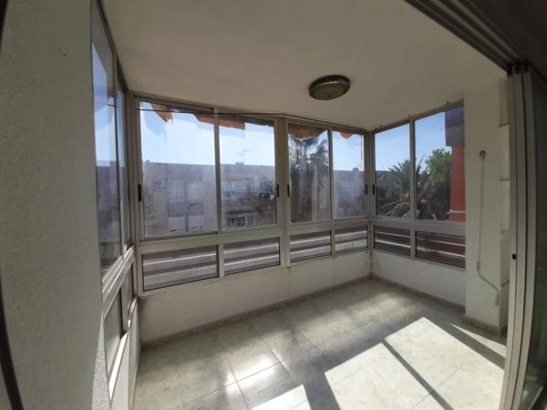 Piso en calle Alfaz del Pi, 4