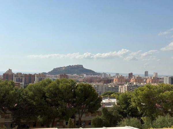 Piso en Colegio Juan XXIII-Miradores