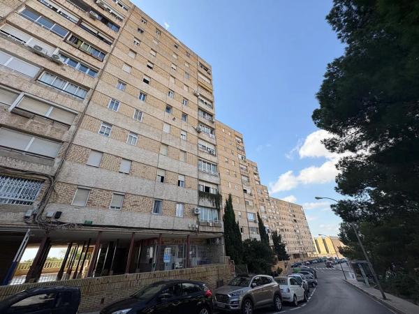 Piso en Colegio Juan XXIII-Miradores