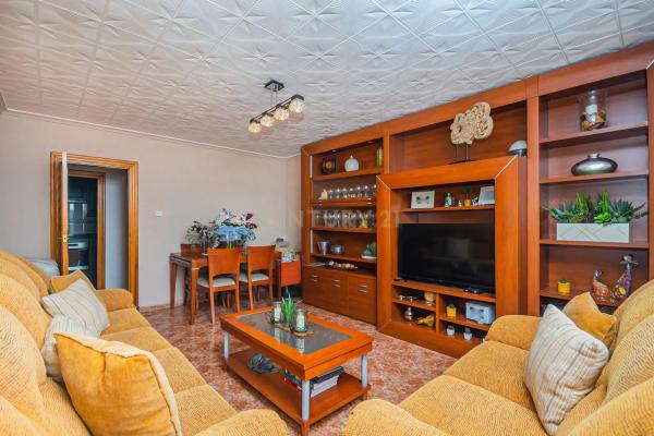 Piso en avenida Baronia de Polop, 7