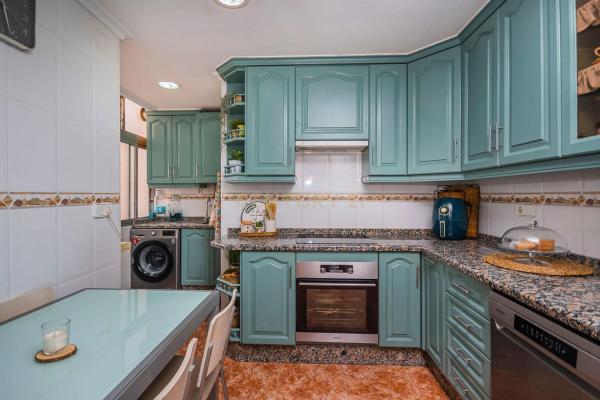 Piso en avenida Baronia de Polop, 7