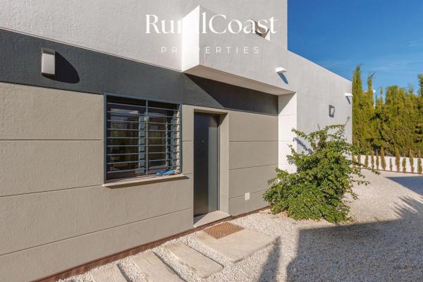 Chalet adosado en calle El Garrofer