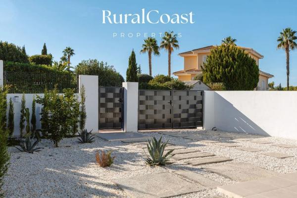 Chalet adosado en calle El Garrofer