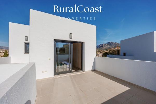 Chalet adosado en calle El Garrofer