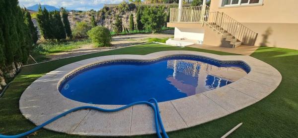 Casa independiente en calle Carrasqueta