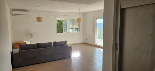 Casa independiente en calle Carrasqueta