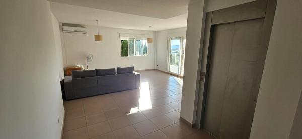 Casa independiente en calle Carrasqueta