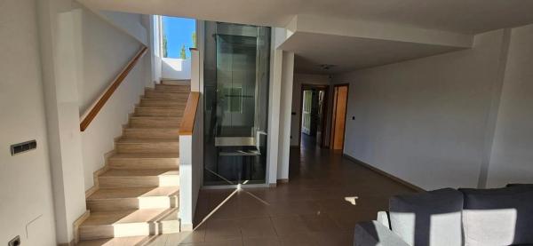 Casa independiente en calle Carrasqueta