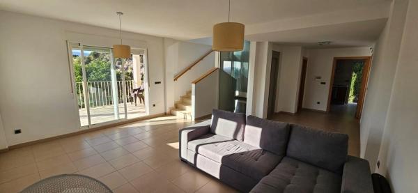 Casa independiente en calle Carrasqueta