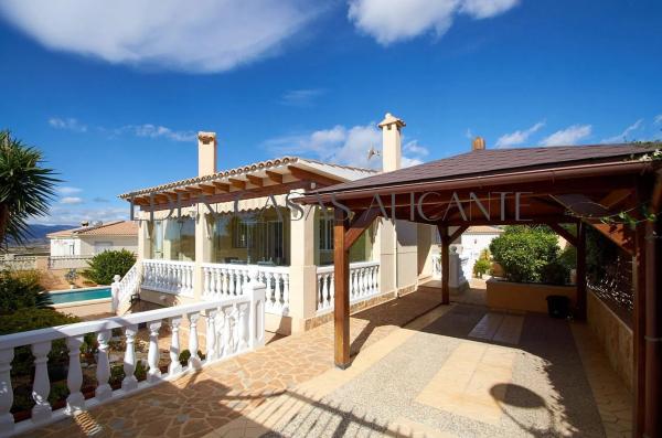 Casa independiente en calle el Ametler