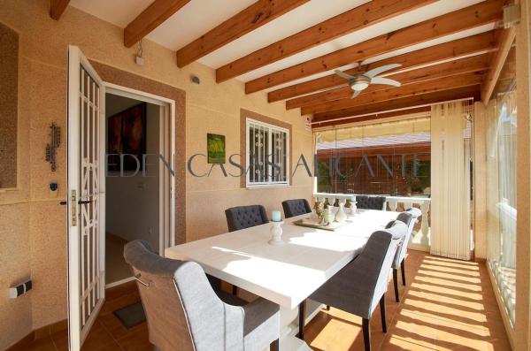 Casa independiente en calle el Ametler