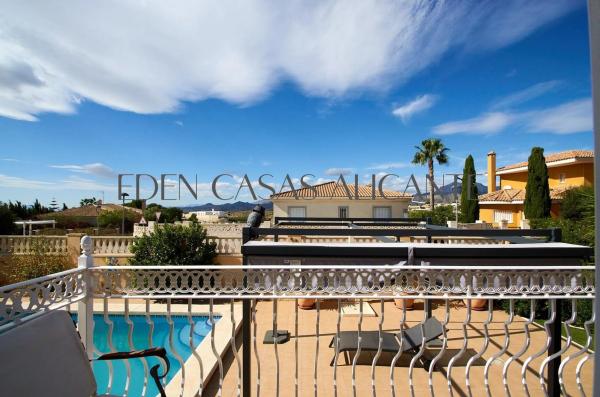 Casa independiente en calle el Ametler