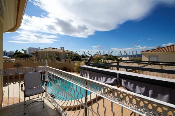 Casa independiente en calle el Ametler